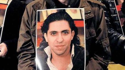Eingesperrt. Der Blogger Raif Badawi (auf dem Foto) wurde in Saudi-Arabien zu zehn Jahren Haft und 1000 Stockschlägen verurteilt, weil er etwas schrieb, was den Machthabern missfiel. Foto: dpa