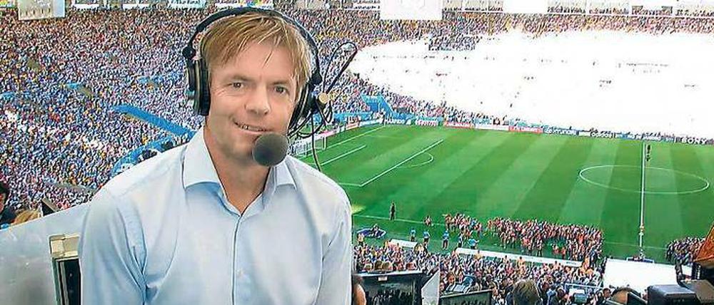 Da fehlt doch einer. So gut ARD-Kommentator Tom Bartels auch sein mag - ein zweiter Experte neben ihm könnte die Fußball-Übertragung unterhaltsamer machen.