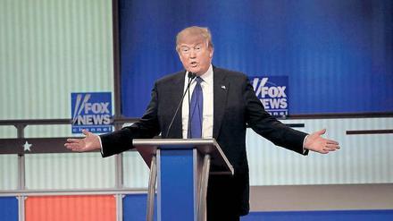 Born in the USA.  Donald Trump bezeichnet politische Berichterstatter als „einige der unehrlichsten Leute, die ich je getroffen habe“. Der Sender Fox News steht ihm bei.