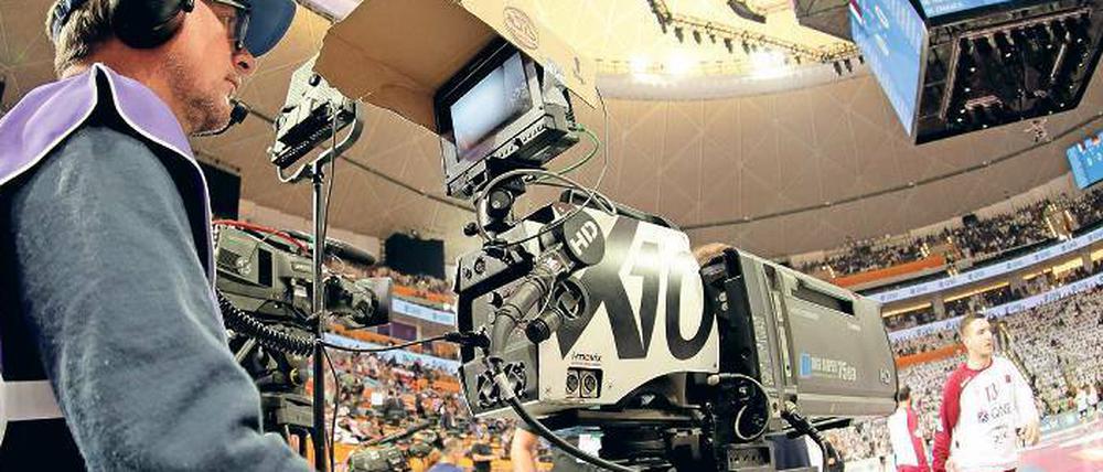 Unter Ausschluss.  Von der Handball-WM in Frankreich wird es keine Bilder im frei empfangbaren Fernsehen geben. Das könnte noch eine Chance für Online-Portale sein.