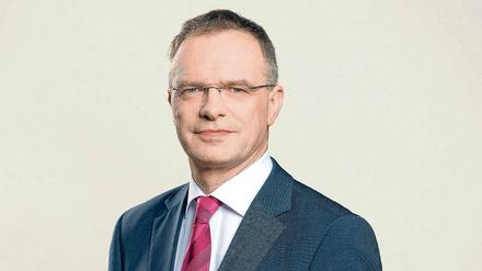 Stefan Raue, trimedialer Chefredakteur des Mitteldeutschen Rundfunks (MDR), ist alleiniger Kandidat für den Intendantenposten beim Deutschlandradio.