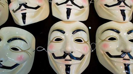 Wer verbirgt sich hinter der Maske? Die Netzaktivisten legen großen Wert auf ihre Anonymität. 