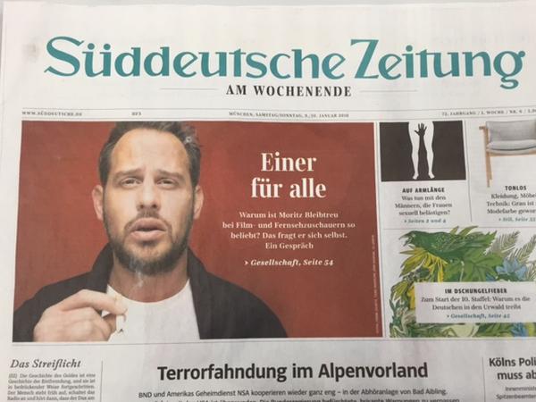 Auch die "Süddeutsche Zeitung" illustrierte die Angriff auf Frauen in Köln mit einem Bild, auf dem ein schwarzer Arm einer weißen Frau in den Schritt greift. 