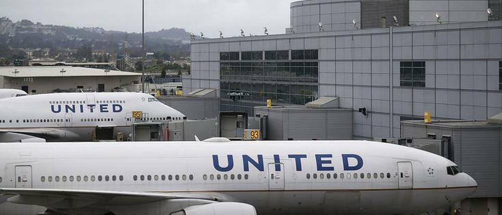 United Airlines Maschine am San Francisco International Airport. 