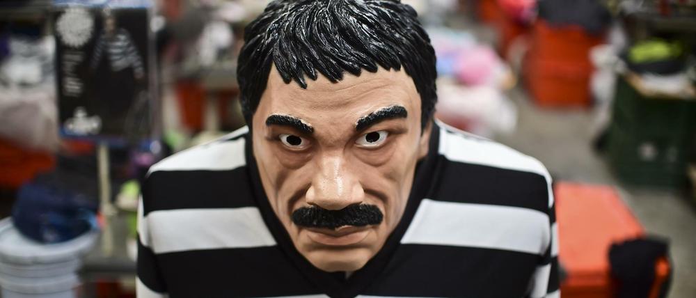 Kostüm und Masken des Drogenboss Joaquin Guzman sind in Mexiko sehr begehrt.