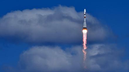 Mit einem Tag Verspätung: Russland hat die erste Rakete vom neuen Weltraumbahnhof Wostotschny gestartet. 