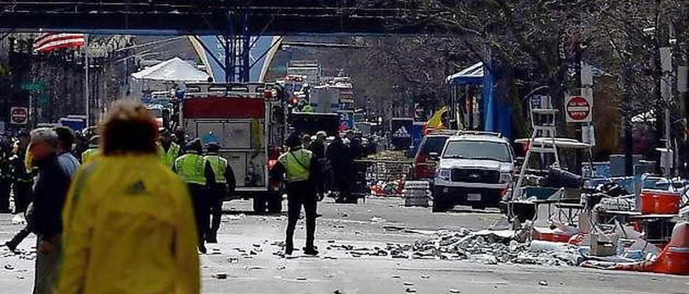 Ausnahmezustand in Boston: Drei Bomben sind nach einem Marathonlauf in der US-Großstadt Boston explodiert.