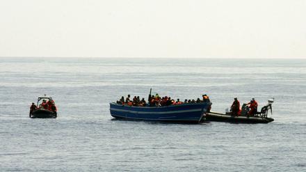 Vor der Küste von Libyen wurde erneut Menschen aus Seenot gerettet.