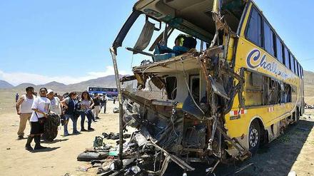 Einer der drei in Peru verunglückten Busse. 