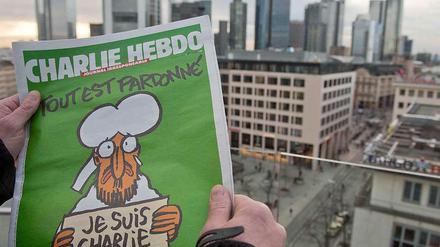 Sie existieren, sind aber sehr schnell vergriffen: Das aktuelle Heft der französischen Satirezeitschrift "Charlie Hebdo" ist in Frankfurt am Main (Hessen) gesichtet worden. 