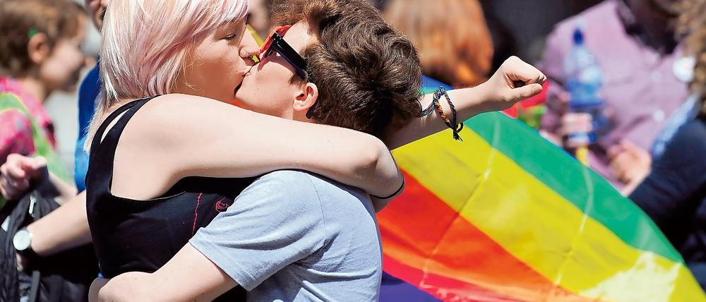 Knutschen für die Freiheit. Ein Paar küsst sich in Irland, während einer Party anlässlich des Referendums im Mai 2015.