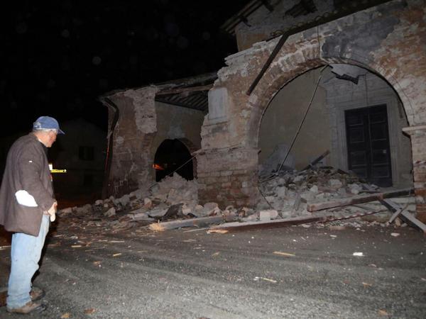 In dem Ort Villa Sant'Antonio in den Marken hat es auch schwere Schäden gegeben. 