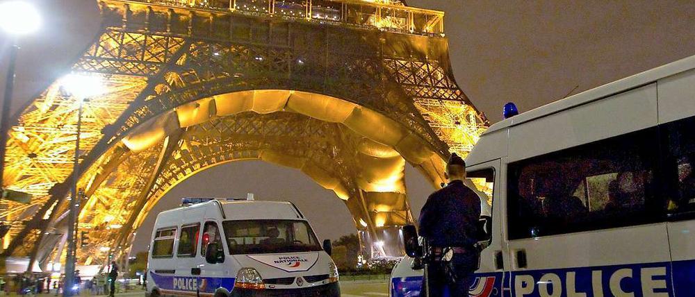 Der Eiffelturm wurde komplett evakuiert.