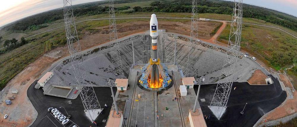 Startrampe. Von hier, dem europäischen Spaceport in Französisch Guayana, soll eine Sojus die Satelliten für das Navigationssystem "Galileo" in den Orbit schießen.