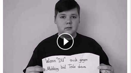 Der Schüler Benjamin Drews mit seiner Videobotschaft auf Facebook