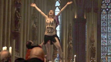 Femen-Protest im Kölner Dom.