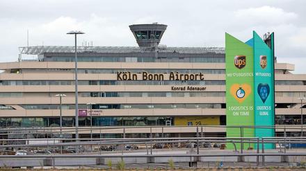 Der Flughafen Köln/ Bonn. Hier war am Dienstag eine Frau durch die Sicherheitsvorkehrungen gelangt. 