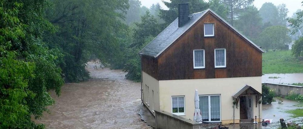 Hochwasser in Sachsen: Viele Flüsse, sowie hier die Würschnitz in Chemnitz, sind über die Ufer getreten.