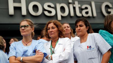 Wegen des harten Sparprogramms der spanischen Regierung sehen sich zahlreiche Krankenhäuser zu einer vernünftigen Versorgung ihrer Patienten nicht mehr in der Lage. 