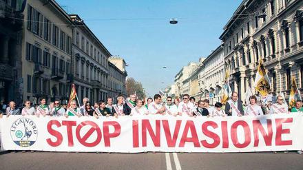 Illegale Einwanderung als Schreckgespenst. Die Lega Nord – hier eine von ihr organisierte Demonstration im Oktober in Mailand – schürt im Land die Angst vor Migranten und Flüchtlingen. 