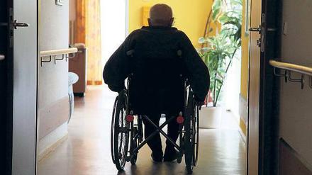 Allein im Heim. Mittlerweile gibt es in Deutschland 2,5 Millionen Pflegebedürftige.