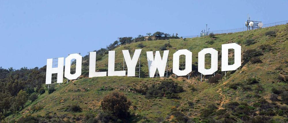 Eine Spende von Playboy-Gründer Hugh Hefner hat den «Hollywood»-Schriftzug in den Bergen von Los Angeles vor dem Abriss gerettet. 