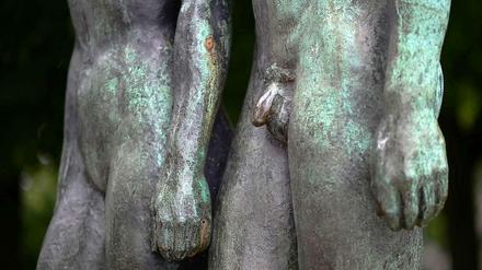 Skulptur "Menschenpaar" in Hannover. Impotenz sollte man laut Experten nicht unbedingt mit Testosteron behandeln.