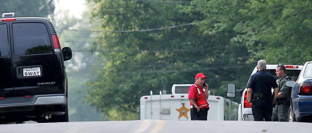 In einer Kleinstadt nahe Akron im US-Staat Ohio hat ein Mann sieben Menschen getötet. Der mutmaßliche Täter starb anschließend während eines Schusswechsels mit der Polizei.