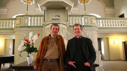 Organist Kilian Nauhaus (li.) und Pfarrer Matthias Loerbroks (re.).
