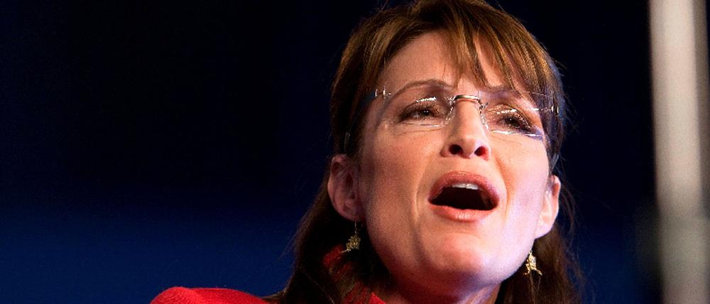 Palin Campaigns In Iowa Day One Before Election