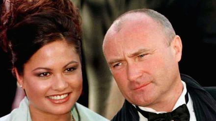 Zweite Hochzeit nicht ausgeschlossen: Der britische Popstar Phil Collins und seine Eherau Orianne - hier bei der 72. Oscar-Verleihung in Los Angeles am 26.03.2000).