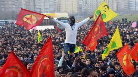 PKK-Anhänger am 27. Januar 2015 im südostanatolischen Diyarbakir.