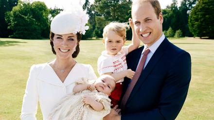Die Windsors: Prinz William und Herzogin Catherine mit den Kindern George (r) und Charlotte. 