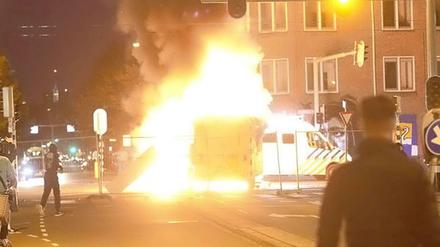 Gewaltsame Proteste in Den Haag. Nach dem Tod eines Mannes werfen die Demonstranten der Polizei übermäßige Gewalt und Rassismus vor. 