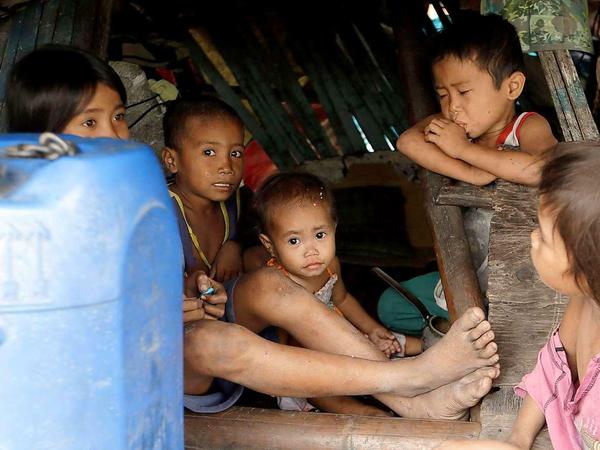 Vorerst gerettet_ Taifin "Hagupit" hat die Phillippinen vorerst nicht so hart getroffen wie sein verheerender Vorgänger "Haiyan" vor einem Jahr.