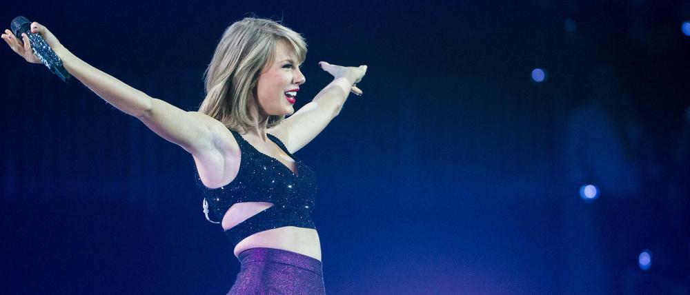 Die US-amerikanische Sängerin Taylor Swift am 19.06.2015 in der Lanxess Arena in Köln.