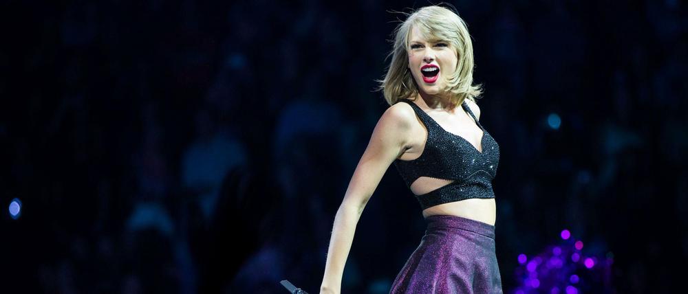 Die US-amerikanische Sängerin Taylor Swift steht am 19.06.2015 in der Lanxess Arena in Köln auf der Bühne. 