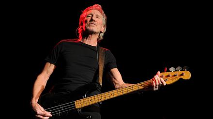 Roger Waters von Pink Floyd am Bass im Madison Square Garden in New York. 