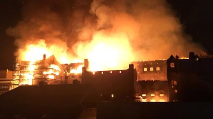 Die Glasgow School of Art in Flammen