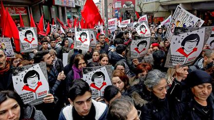Bereits am Wochenende hatte es in Istanbul Demonstrationen gegeben, die an den Tod von Berkin Elvan durch Polizeigewalt erinnerten. 