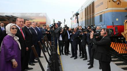 Hoffnung auf mehr Handel und Einfluss: Der türkische Präsident Erdogan (2. von links) 