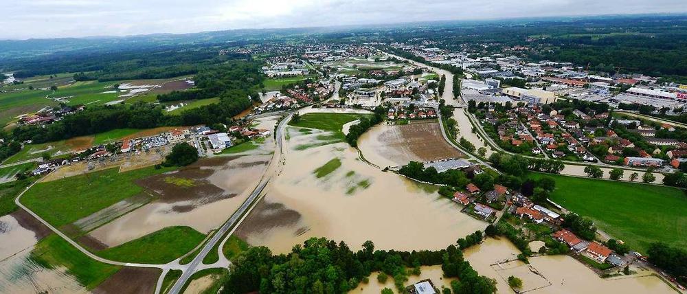 Die Überschwemmungen in Ost- und Süddeutschland verursachen vor allem wirtschaftliche Schäden in der Landwirtschaft.