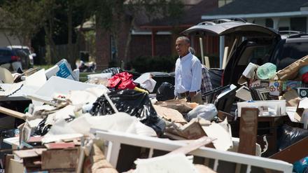 US-Präsident Barack Obama besuchte am Dienstag das von der Flut betroffene Gebiet in Baton Rouge, Louisiana. 