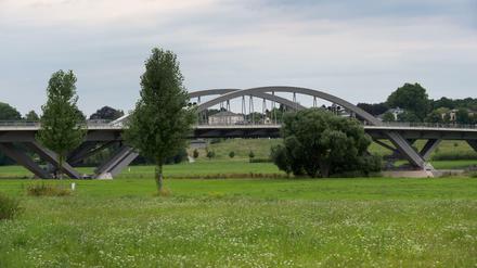 Die Waldschlößchenbrücke in Dresden (Sachsen), aufgenommen am 12.07.2016. 