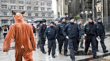 Allein in Köln waren an Weiberfastnacht mehr als 2.000 Polizisten im Einsatz.