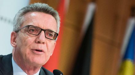 Bundesinnenminister Thomas de Maizière (CDU) will die Grenzkontrollen nach Österreich bald aufheben.  