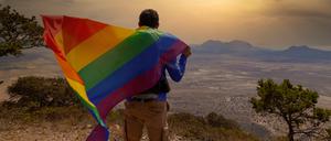 Die Regenbogenflagge der queeren Bewegung.