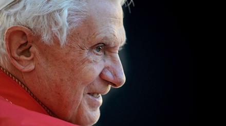 Papst Benedikt XVI. kritisiert in einem neuen Buch die katholische Kirche in Deutschland.