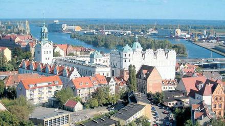 Blick auf Stettin mit Schloss und Hafen. Die Zukunftspläne der deutsch-polnischen Grenzstadt sind riesig. Und der Blick geht gen Berlin.