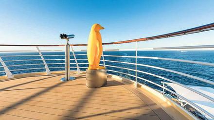 Kunst am (Schiffs-)Bau. Eine herausragende Rolle auf der „Mein Schiff 4“ spielt nicht allein dieser Pinguin am Ausguck auf Deck 15. Insgesamt 6000 Kunstwerke kann der Passagier an Bord entdecken. 